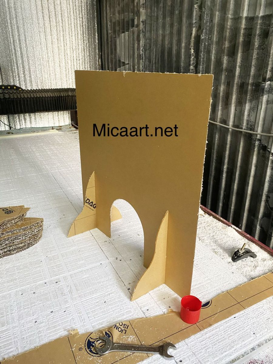 vách ngăn lễ tân